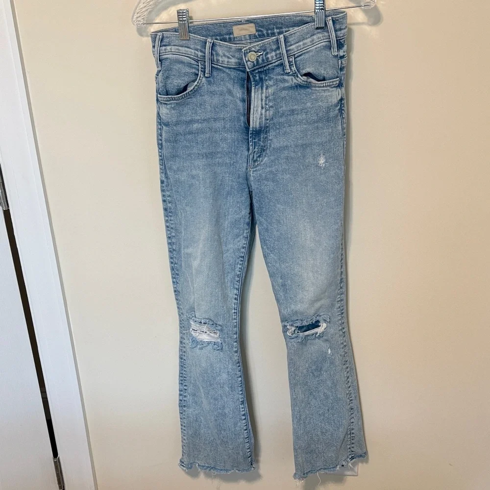 MOTHER Women’s Light Blue The Hustler Ankle Chew Distressed Jeans / Size 27